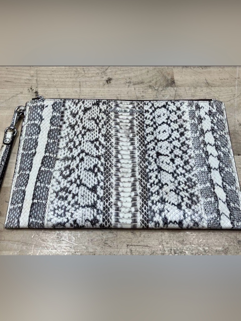 MICHAEL KORS WHITE MULTI COLORED REAL SNAKESKIN CLUTCH/WRISTLET NWOT MSRP: $258